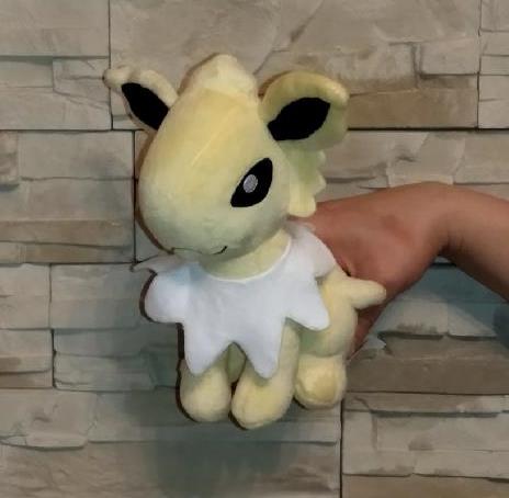 Plyšová hračka pokémon Jolteon - krémový