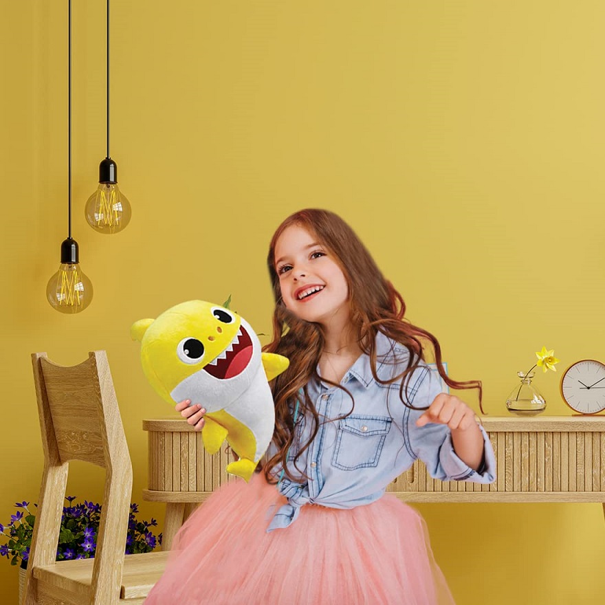 Plyšová hračka žralok Baby Shark se zvukem - žlutý