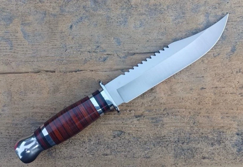 Lovecký nůž s pouzdrem - model 003