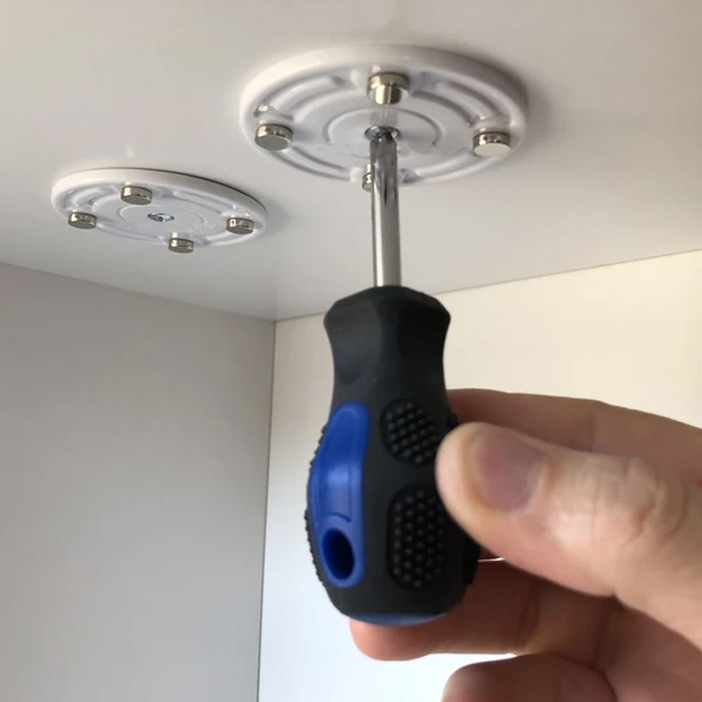 Magnetický držák kovových materiálů