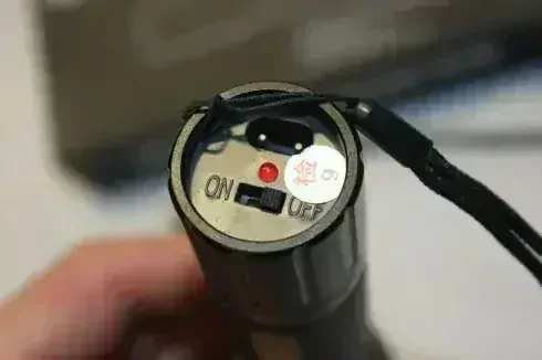 Paralyzér s laserem a baterkou 288